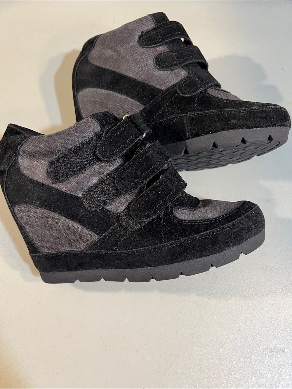 Rocket Dog Black and Gray Velcro High-Top Sneakers